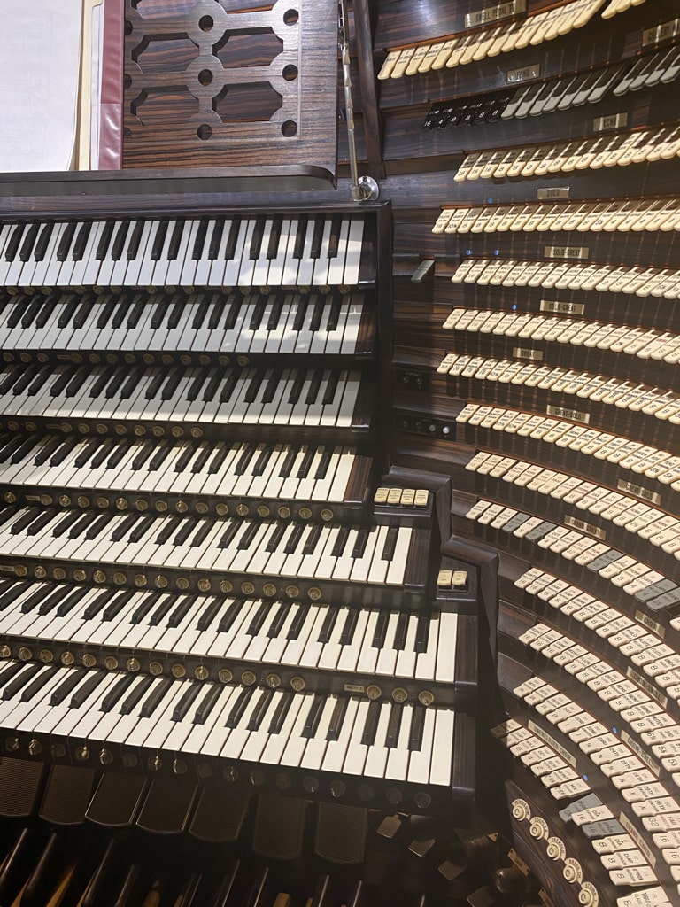 Boardwalk Hall main console keyboards