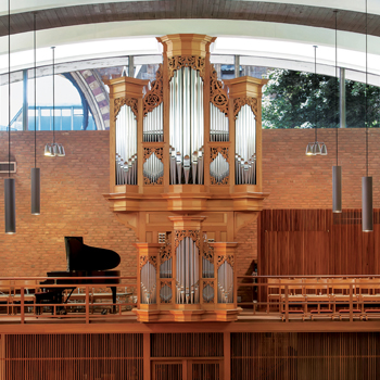 2000 Richards, Fowkes & Co. organ, First Lutheran Church, Boston, Massachusetts (photo credit: Len Levasseur)