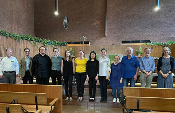Left to right: jury members Dana Robinson, Bálint Karosi, and Martin Schmeding (chair); prize winners Freddie James, Mona Rozdestvenskyte, Lisa Hummel, Heejin Kim, and Jinhee Kim; jury members Karin Nelson, Peter Westerbrink, Stephen Farr, and Erica Johnson