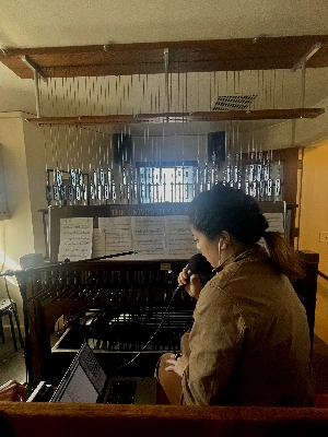 Julie Zhu performs bellVoix