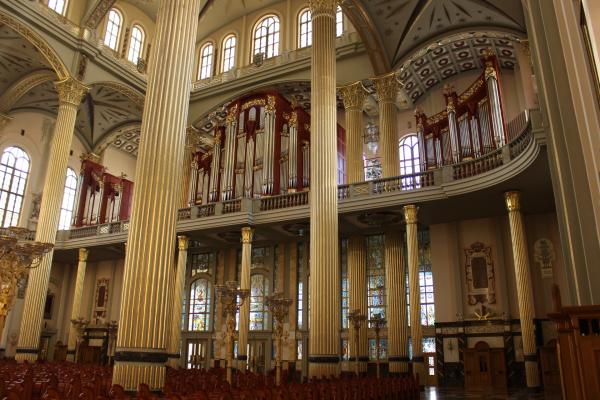 Basilica organ