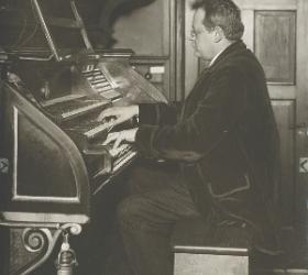 Max Reger at the Sauer organ of the Leipzig Conservatory